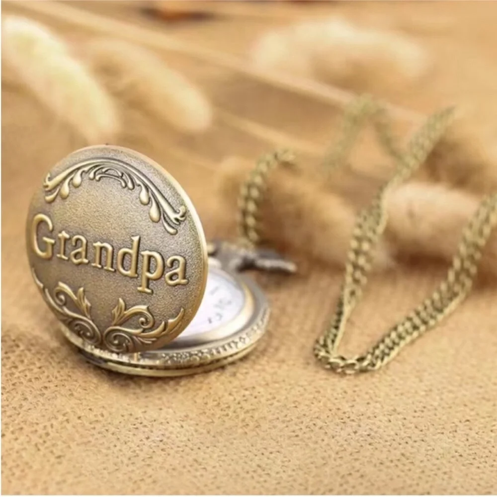 Women’s Retro Bronze Grandpa Pocket Watch Quartz Watch Pendant Grandfather Gift